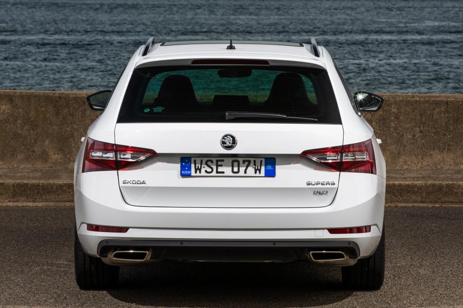  Skoda Superb Wagon 4x4 SportLine 2017 года  (AU) (фото 9 из 16)